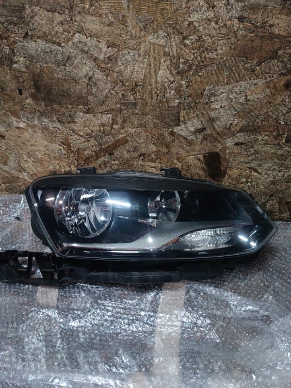 Фара галоген Volkswagen Polo 6R1 CBZ 2012 перед. прав. (б/у)